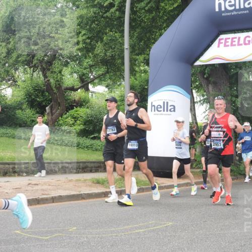 29.06.2025 - hella hamburg halbmarathon KatJ http://msf.ph/oto/8512637 29.06.2025 10:44:56 Zwischen KM18-KM19 2282, 2806, 2840, 2907, 3251, 5341, 6104, 7856 meine-sportfotos.de