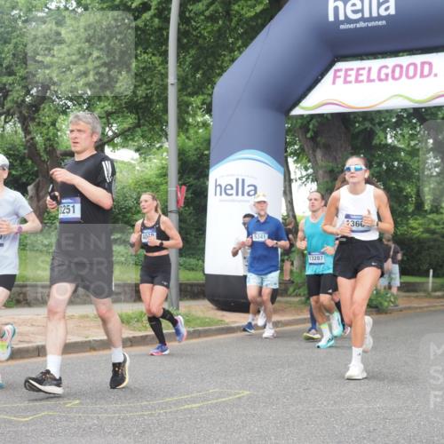29.06.2025 - hella hamburg halbmarathon KatJ http://msf.ph/oto/8512699 29.06.2025 10:44:57 Zwischen KM18-KM19 2282, 2806, 2840, 2907, 3251, 4088, 5341, 6104, 7856 meine-sportfotos.de