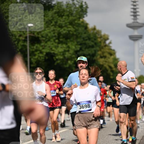 29.06.2025 - hella hamburg halbmarathon Dr. Thomas Lammeyer http://msf.ph/oto/8512706 29.06.2025 10:01:29 Kennedybrücke 1030, 1094, 1193, 1320, 1321, 1327, 1422, 2025, 2119, 2138, 2252, 2444, 2855, 2946, 3048, 3058, 3093, 3096, 3698, 3999, 4261, 4379, 5021, 5032, 5633, 5820, 5907, 6374, 6569, 6628, 6720, 6762, 6776, 6795, 6942, 7134, 7221, 7259, 7397, 7478, 7742, 7930, 7932, 7952, 7973, 8172, 8413, 8447, 8973, 9214, 9227, 9739, 9791, 9994, 10133, 10191, 10192, 10215, 10368, 10376, 10860, 11143, 11430 meine-sportfotos.de