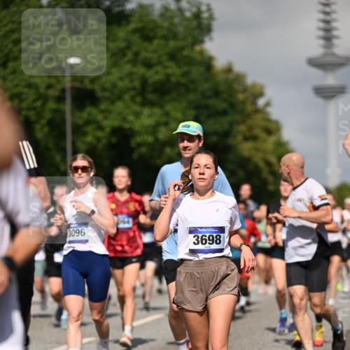 29.06.2025 - hella hamburg halbmarathon Dr. Thomas Lammeyer http://msf.ph/oto/8512709 29.06.2025 10:01:29 Kennedybrücke 1030, 1094, 1193, 1320, 1321, 1327, 1422, 2025, 2119, 2138, 2252, 2444, 2855, 2946, 3048, 3058, 3093, 3096, 3698, 3999, 4261, 4379, 5021, 5032, 5633, 5820, 5907, 6374, 6569, 6628, 6720, 6762, 6776, 6795, 6942, 7134, 7221, 7259, 7397, 7478, 7742, 7930, 7932, 7952, 7973, 8172, 8413, 8447, 8973, 9214, 9227, 9739, 9791, 9994, 10133, 10191, 10192, 10215, 10368, 10376, 10860, 11143, 11430 meine-sportfotos.de