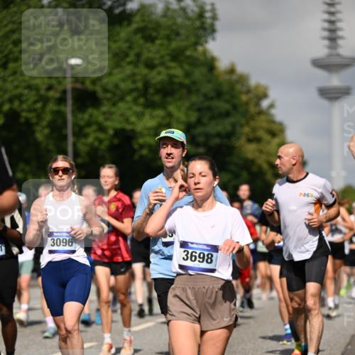 29.06.2025 - hella hamburg halbmarathon Dr. Thomas Lammeyer http://msf.ph/oto/8512717 29.06.2025 10:01:29 Kennedybrücke 1030, 1094, 1193, 1320, 1321, 1327, 1422, 2025, 2119, 2138, 2252, 2444, 2855, 2946, 3048, 3058, 3093, 3096, 3698, 3999, 4261, 4379, 5021, 5032, 5633, 5820, 5907, 6374, 6569, 6628, 6720, 6762, 6776, 6795, 6942, 7134, 7221, 7259, 7397, 7478, 7742, 7930, 7932, 7952, 7973, 8172, 8413, 8447, 8973, 9214, 9227, 9739, 9791, 9994, 10133, 10191, 10192, 10215, 10368, 10376, 10860, 11143, 11430 meine-sportfotos.de