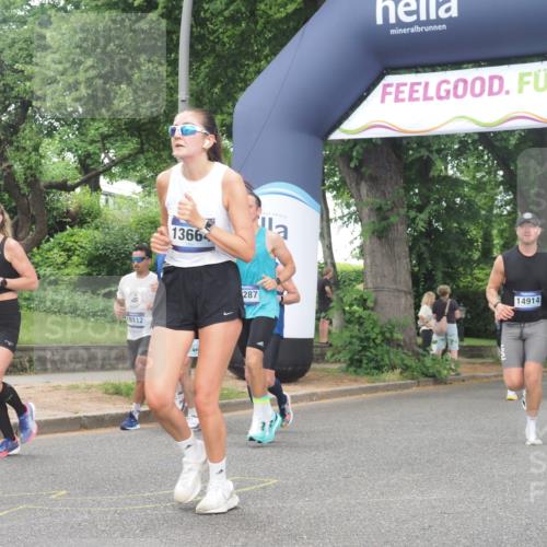 29.06.2025 - hella hamburg halbmarathon KatJ http://msf.ph/oto/8512718 29.06.2025 10:44:58 Zwischen KM18-KM19 1595, 2282, 2806, 2907, 3251, 4088, 5277, 5341, 6104, 6302, 7856 meine-sportfotos.de