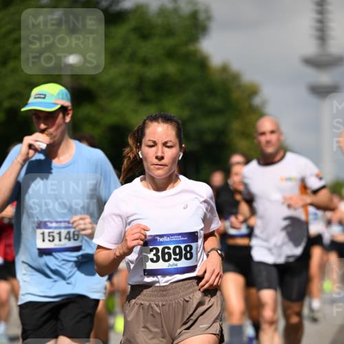 29.06.2025 - hella hamburg halbmarathon Dr. Thomas Lammeyer http://msf.ph/oto/8512746 29.06.2025 10:01:30 Kennedybrücke 1030, 1094, 1193, 1320, 1321, 1327, 1422, 2025, 2119, 2138, 2252, 2444, 2855, 2946, 3048, 3058, 3093, 3096, 3698, 3999, 4261, 4379, 5021, 5032, 5633, 5820, 5907, 6374, 6569, 6628, 6720, 6776, 6942, 7134, 7221, 7259, 7397, 7478, 7742, 7930, 7932, 7952, 7973, 8172, 8176, 8413, 8973, 9214, 9227, 9739, 9791, 9994, 10133, 10191, 10192, 10215, 10368, 10376, 10860, 11143, 11430 meine-sportfotos.de