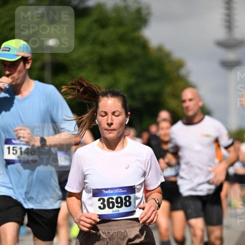 29.06.2025 - hella hamburg halbmarathon Dr. Thomas Lammeyer http://msf.ph/oto/8512748 29.06.2025 10:01:30 Kennedybrücke 1030, 1094, 1193, 1320, 1321, 1327, 1422, 2025, 2119, 2138, 2252, 2444, 2855, 2946, 3048, 3058, 3093, 3096, 3698, 3999, 4261, 4379, 5021, 5032, 5633, 5820, 5907, 6374, 6569, 6628, 6720, 6776, 6942, 7134, 7221, 7259, 7397, 7478, 7742, 7930, 7932, 7952, 7973, 8172, 8176, 8413, 8973, 9214, 9227, 9739, 9791, 9994, 10133, 10191, 10192, 10215, 10368, 10376, 10860, 11143, 11430 meine-sportfotos.de