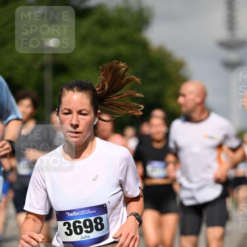 29.06.2025 - hella hamburg halbmarathon Dr. Thomas Lammeyer http://msf.ph/oto/8512761 29.06.2025 10:01:31 Kennedybrücke 1030, 1094, 1193, 1320, 1321, 1327, 1422, 1870, 2025, 2119, 2138, 2252, 2397, 2444, 2855, 2946, 3048, 3058, 3093, 3096, 3698, 3999, 4379, 5021, 5032, 5633, 5820, 5907, 6374, 6569, 6628, 6720, 6776, 6942, 7134, 7221, 7259, 7397, 7478, 7594, 7742, 7930, 7932, 7952, 7973, 8172, 8176, 8413, 8973, 9214, 9227, 9739, 9791, 9994, 10133, 10191, 10192, 10215, 10368, 10376, 10860, 11143, 11430 meine-sportfotos.de