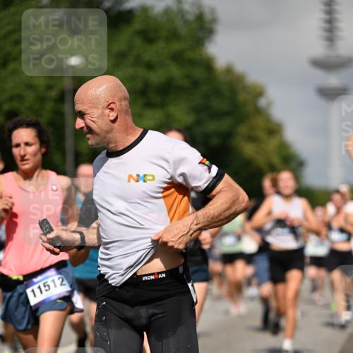 29.06.2025 - hella hamburg halbmarathon Dr. Thomas Lammeyer http://msf.ph/oto/8512799 29.06.2025 10:01:32 Kennedybrücke 1030, 1094, 1193, 1320, 1321, 1335, 1422, 1870, 2025, 2138, 2252, 2397, 2444, 2855, 2946, 3048, 3058, 3093, 3096, 3698, 3999, 4379, 5021, 5032, 5633, 5820, 5907, 6374, 6569, 6628, 6720, 6776, 6942, 7134, 7221, 7259, 7397, 7478, 7594, 7742, 7930, 7932, 7952, 7973, 8172, 8176, 8413, 8689, 8973, 9214, 9227, 9739, 9791, 9994, 10133, 10191, 10192, 10215, 10368, 10376, 10860, 11143, 11430 meine-sportfotos.de