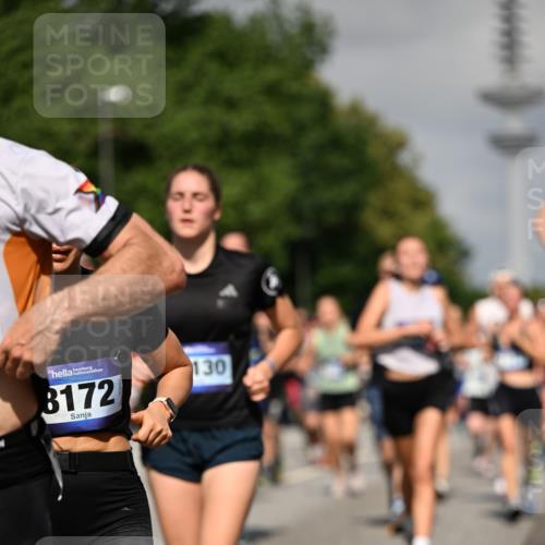 29.06.2025 - hella hamburg halbmarathon Dr. Thomas Lammeyer http://msf.ph/oto/8512826 29.06.2025 10:01:33 Kennedybrücke 1030, 1094, 1193, 1258, 1320, 1321, 1335, 1422, 1870, 2025, 2138, 2252, 2397, 2444, 2855, 2946, 3048, 3058, 3093, 3096, 3698, 3999, 4379, 4986, 5021, 5032, 5633, 5820, 5907, 6374, 6569, 6628, 6720, 6776, 6942, 7134, 7221, 7397, 7478, 7594, 7724, 7742, 7930, 7932, 7952, 7973, 8172, 8176, 8413, 8689, 8973, 9214, 9227, 9739, 9791, 9994, 10133, 10191, 10192, 10215, 10368, 10376, 10860, 11143, 11430 meine-sportfotos.de