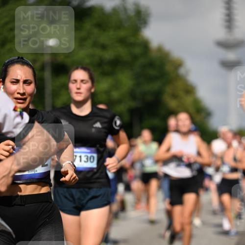 29.06.2025 - hella hamburg halbmarathon Dr. Thomas Lammeyer http://msf.ph/oto/8512832 29.06.2025 10:01:33 Kennedybrücke 1030, 1094, 1193, 1258, 1320, 1321, 1335, 1422, 1870, 2025, 2138, 2252, 2397, 2444, 2855, 2946, 3048, 3058, 3093, 3096, 3698, 3999, 4379, 4986, 5021, 5032, 5633, 5820, 5907, 6374, 6569, 6628, 6720, 6776, 6942, 7134, 7221, 7397, 7478, 7594, 7724, 7742, 7930, 7932, 7952, 7973, 8172, 8176, 8413, 8689, 8973, 9214, 9227, 9739, 9791, 9994, 10133, 10191, 10192, 10215, 10368, 10376, 10860, 11143, 11430 meine-sportfotos.de