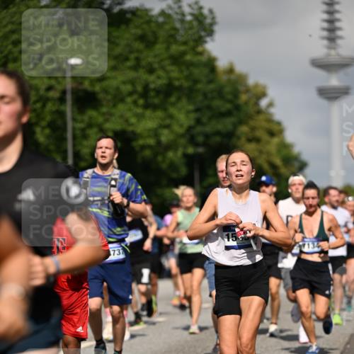 29.06.2025 - hella hamburg halbmarathon Dr. Thomas Lammeyer http://msf.ph/oto/8512851 29.06.2025 10:01:33 Kennedybrücke 1030, 1094, 1193, 1258, 1320, 1321, 1335, 1422, 1870, 2025, 2138, 2252, 2397, 2444, 2855, 2946, 3048, 3058, 3093, 3096, 3698, 3999, 4379, 4986, 5021, 5032, 5633, 5820, 5907, 6374, 6569, 6628, 6720, 6776, 6942, 7134, 7221, 7397, 7478, 7594, 7724, 7742, 7930, 7932, 7952, 7973, 8172, 8176, 8413, 8689, 8973, 9214, 9227, 9739, 9791, 9994, 10133, 10191, 10192, 10215, 10368, 10376, 10860, 11143, 11430 meine-sportfotos.de