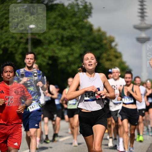 29.06.2025 - hella hamburg halbmarathon Dr. Thomas Lammeyer http://msf.ph/oto/8512868 29.06.2025 10:01:34 Kennedybrücke 1030, 1094, 1193, 1258, 1320, 1321, 1335, 1422, 1870, 2025, 2138, 2252, 2397, 2444, 2946, 3048, 3058, 3093, 3096, 3698, 3999, 4379, 4986, 5021, 5032, 5633, 5820, 5907, 6374, 6569, 6628, 6720, 6776, 6942, 7134, 7221, 7397, 7478, 7594, 7646, 7724, 7742, 7930, 7932, 7952, 7973, 8172, 8176, 8413, 8689, 8973, 9214, 9227, 9739, 9791, 9994, 10215, 10368, 10376, 10860, 11143, 11430 meine-sportfotos.de