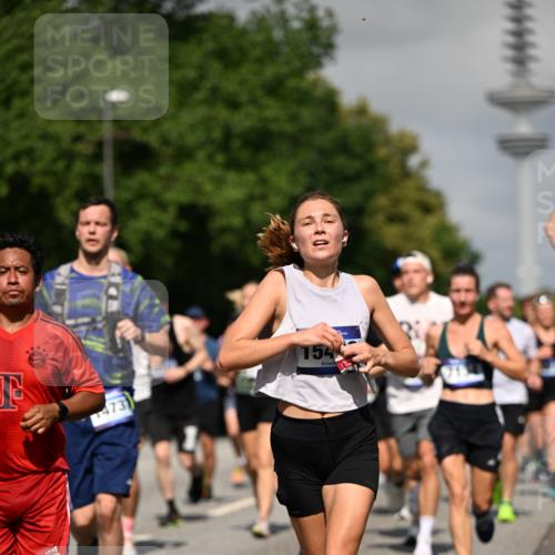 29.06.2025 - hella hamburg halbmarathon Dr. Thomas Lammeyer http://msf.ph/oto/8512874 29.06.2025 10:01:34 Kennedybrücke 1030, 1094, 1193, 1258, 1320, 1321, 1335, 1422, 1870, 2025, 2138, 2252, 2397, 2444, 2946, 3048, 3058, 3093, 3096, 3698, 3999, 4379, 4986, 5021, 5032, 5633, 5820, 5907, 6374, 6569, 6628, 6720, 6776, 6942, 7134, 7221, 7397, 7478, 7594, 7646, 7724, 7742, 7930, 7932, 7952, 7973, 8172, 8176, 8413, 8689, 8973, 9214, 9227, 9739, 9791, 9994, 10215, 10368, 10376, 10860, 11143, 11430 meine-sportfotos.de