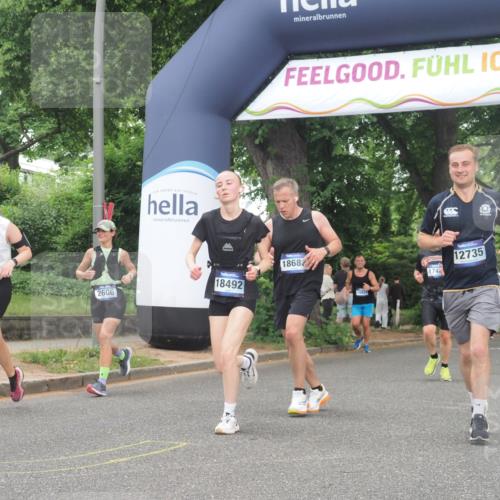 29.06.2025 - hella hamburg halbmarathon KatJ http://msf.ph/oto/8512877 29.06.2025 10:45:03 Zwischen KM18-KM19 1595, 2606, 3251, 4088, 5277, 5341, 6281, 6302 meine-sportfotos.de