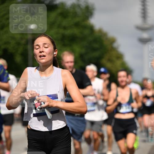 29.06.2025 - hella hamburg halbmarathon Dr. Thomas Lammeyer http://msf.ph/oto/8512896 29.06.2025 10:01:35 Kennedybrücke 1030, 1094, 1193, 1258, 1320, 1321, 1335, 1422, 1870, 2025, 2138, 2252, 2397, 2444, 2946, 3048, 3058, 3096, 3698, 3999, 4379, 4986, 5021, 5032, 5633, 5820, 5907, 6356, 6374, 6569, 6628, 6720, 6776, 6942, 7134, 7221, 7478, 7594, 7646, 7724, 7742, 7930, 7932, 7952, 7973, 8172, 8176, 8413, 8689, 8973, 9214, 9227, 9739, 9791, 9994, 10215, 10368, 10376, 10860, 11143, 11430 meine-sportfotos.de