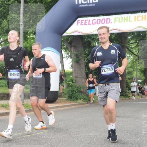 29.06.2025 - hella hamburg halbmarathon KatJ http://msf.ph/oto/8512899 29.06.2025 10:45:04 Zwischen KM18-KM19 1595, 2606, 3251, 4088, 5277, 6281, 6302 meine-sportfotos.de
