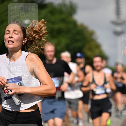 29.06.2025 - hella hamburg halbmarathon Dr. Thomas Lammeyer http://msf.ph/oto/8512907 29.06.2025 10:01:35 Kennedybrücke 1030, 1094, 1193, 1258, 1320, 1321, 1335, 1422, 1870, 2025, 2138, 2252, 2397, 2444, 2946, 3048, 3058, 3096, 3698, 3999, 4379, 4986, 5021, 5032, 5633, 5820, 5907, 6356, 6374, 6569, 6628, 6720, 6776, 6942, 7134, 7221, 7478, 7594, 7646, 7724, 7742, 7930, 7932, 7952, 7973, 8172, 8176, 8413, 8689, 8973, 9214, 9227, 9739, 9791, 9994, 10215, 10368, 10376, 10860, 11143, 11430 meine-sportfotos.de