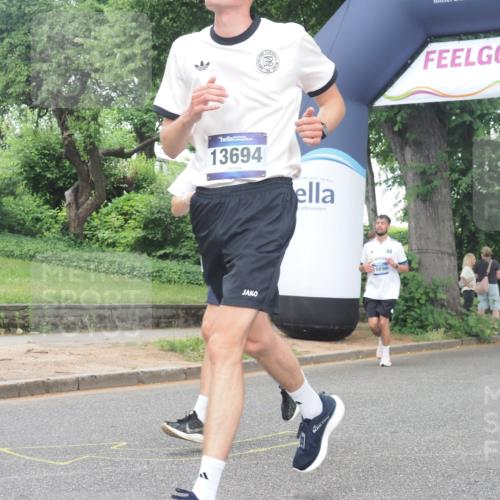 29.06.2025 - hella hamburg halbmarathon KatJ http://msf.ph/oto/8512960 29.06.2025 10:45:09 Zwischen KM18-KM19 2606 meine-sportfotos.de