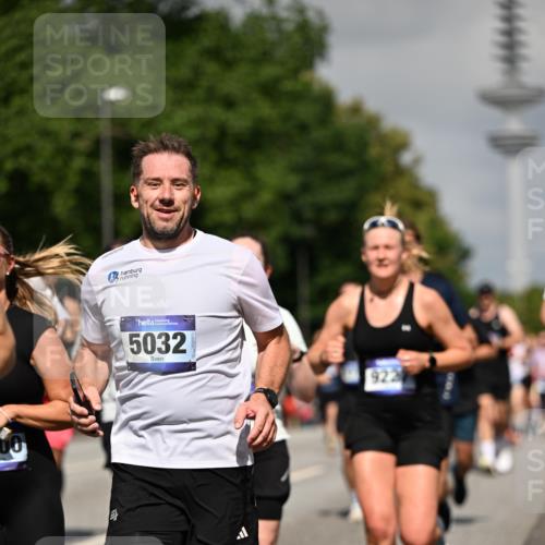 29.06.2025 - hella hamburg halbmarathon Dr. Thomas Lammeyer http://msf.ph/oto/8512986 29.06.2025 10:01:39 Kennedybrücke 1094, 1193, 1258, 1320, 1321, 1335, 1422, 1870, 2138, 2252, 2397, 2444, 2448, 2488, 2946, 3048, 3058, 3096, 3698, 3999, 4379, 4986, 5032, 5633, 5672, 5820, 5907, 6356, 6374, 6569, 6628, 6776, 7134, 7221, 7478, 7594, 7646, 7724, 7742, 7952, 7973, 7976, 8172, 8176, 8413, 8689, 8973, 9145, 9214, 9227, 9739, 9994, 10368, 10376, 10860, 11143, 11430 meine-sportfotos.de