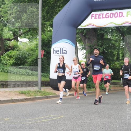 29.06.2025 - hella hamburg halbmarathon KatJ http://msf.ph/oto/8512991 29.06.2025 10:45:12 Zwischen KM18-KM19 4319, 4379, 6531 meine-sportfotos.de