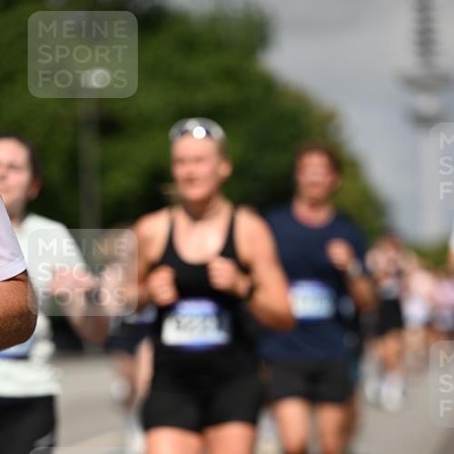 29.06.2025 - hella hamburg halbmarathon Dr. Thomas Lammeyer http://msf.ph/oto/8513036 29.06.2025 10:01:40 Kennedybrücke 1094, 1193, 1258, 1320, 1321, 1335, 1422, 1563, 1870, 2138, 2252, 2397, 2444, 2448, 2488, 2612, 2946, 3048, 3058, 3096, 3698, 3999, 4379, 4986, 5032, 5633, 5672, 5907, 6356, 6374, 6569, 6628, 6776, 7134, 7221, 7478, 7594, 7646, 7724, 7742, 7952, 7973, 7976, 8172, 8176, 8689, 8973, 9145, 9214, 9227, 9739, 9994, 10368, 10376, 10860, 11143, 11430 meine-sportfotos.de