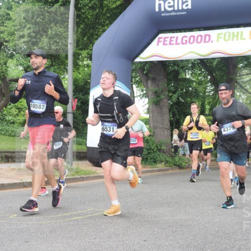 29.06.2025 - hella hamburg halbmarathon KatJ http://msf.ph/oto/8513042 29.06.2025 10:45:14 Zwischen KM18-KM19 4319, 4379, 6531, 8744 meine-sportfotos.de