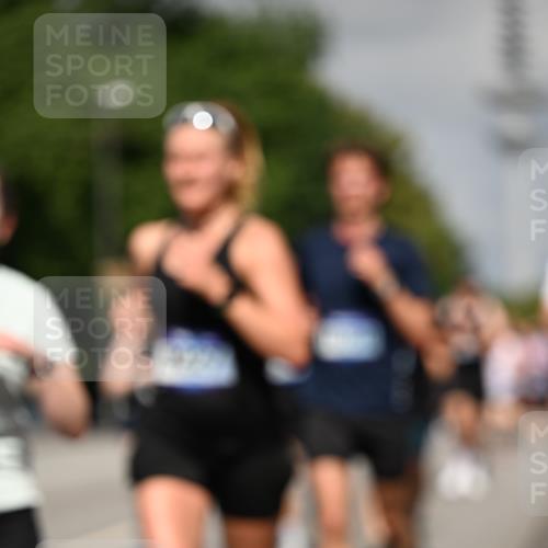 29.06.2025 - hella hamburg halbmarathon Dr. Thomas Lammeyer http://msf.ph/oto/8513043 29.06.2025 10:01:40 Kennedybrücke 1094, 1193, 1258, 1320, 1321, 1335, 1422, 1563, 1870, 2138, 2252, 2397, 2444, 2448, 2488, 2612, 2946, 3048, 3058, 3096, 3698, 3999, 4379, 4986, 5032, 5633, 5672, 5907, 6356, 6374, 6569, 6628, 6776, 7134, 7221, 7478, 7594, 7646, 7724, 7742, 7952, 7973, 7976, 8172, 8176, 8689, 8973, 9145, 9214, 9227, 9739, 9994, 10368, 10376, 10860, 11143, 11430 meine-sportfotos.de