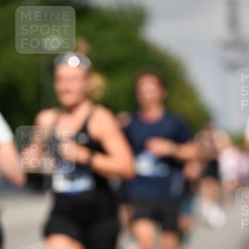 29.06.2025 - hella hamburg halbmarathon Dr. Thomas Lammeyer http://msf.ph/oto/8513049 29.06.2025 10:01:40 Kennedybrücke 1094, 1193, 1258, 1320, 1321, 1335, 1422, 1563, 1870, 2138, 2252, 2397, 2444, 2448, 2488, 2612, 2946, 3048, 3058, 3096, 3698, 3999, 4379, 4986, 5032, 5633, 5672, 5907, 6356, 6374, 6569, 6628, 6776, 7134, 7221, 7478, 7594, 7646, 7724, 7742, 7952, 7973, 7976, 8172, 8176, 8689, 8973, 9145, 9214, 9227, 9739, 9994, 10368, 10376, 10860, 11143, 11430 meine-sportfotos.de