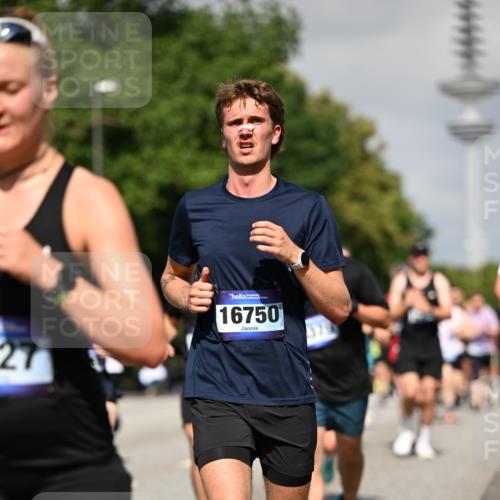 29.06.2025 - hella hamburg halbmarathon Dr. Thomas Lammeyer http://msf.ph/oto/8513065 29.06.2025 10:01:41 Kennedybrücke 1094, 1193, 1258, 1320, 1321, 1335, 1422, 1563, 1870, 2252, 2397, 2444, 2448, 2488, 2612, 2636, 2946, 3048, 3058, 3096, 3698, 3999, 4379, 4814, 4986, 5032, 5633, 5672, 5907, 6356, 6374, 6569, 6628, 6776, 7134, 7478, 7594, 7646, 7724, 7742, 7952, 7973, 7976, 8172, 8176, 8689, 8973, 9145, 9214, 9227, 9739, 10368, 10376, 10860, 11143, 11430 meine-sportfotos.de