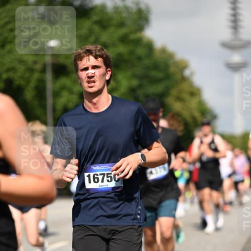 29.06.2025 - hella hamburg halbmarathon Dr. Thomas Lammeyer http://msf.ph/oto/8513074 29.06.2025 10:01:41 Kennedybrücke 1094, 1193, 1258, 1320, 1321, 1335, 1422, 1563, 1870, 2252, 2397, 2444, 2448, 2488, 2612, 2636, 2946, 3048, 3058, 3096, 3698, 3999, 4379, 4814, 4986, 5032, 5633, 5672, 5907, 6356, 6374, 6569, 6628, 6776, 7134, 7478, 7594, 7646, 7724, 7742, 7952, 7973, 7976, 8172, 8176, 8689, 8973, 9145, 9214, 9227, 9739, 10368, 10376, 10860, 11143, 11430 meine-sportfotos.de