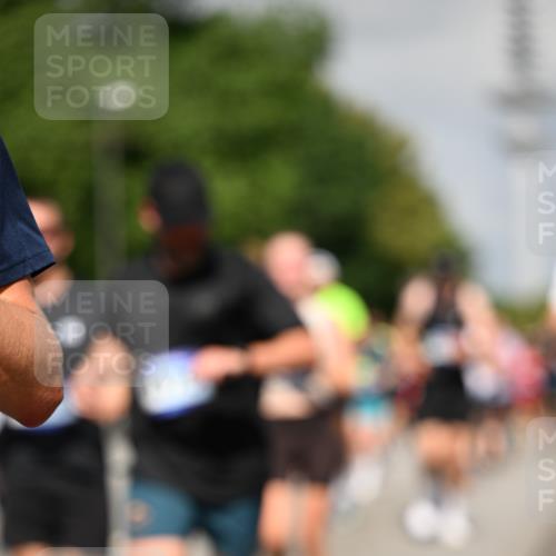 29.06.2025 - hella hamburg halbmarathon Dr. Thomas Lammeyer http://msf.ph/oto/8513117 29.06.2025 10:01:42 Kennedybrücke 1094, 1179, 1193, 1258, 1320, 1321, 1335, 1422, 1563, 1870, 2252, 2397, 2444, 2448, 2488, 2612, 2636, 2946, 3048, 3058, 3096, 3698, 3999, 4379, 4814, 4986, 5032, 5633, 5672, 5907, 6356, 6374, 6569, 6628, 6776, 7134, 7478, 7594, 7646, 7724, 7742, 7952, 7973, 7976, 8172, 8176, 8689, 8973, 9065, 9145, 9214, 9227, 9835, 10368, 10376, 10860 meine-sportfotos.de