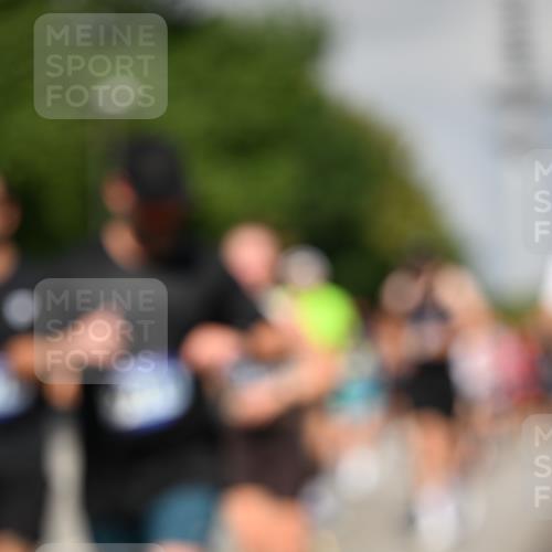 29.06.2025 - hella hamburg halbmarathon Dr. Thomas Lammeyer http://msf.ph/oto/8513129 29.06.2025 10:01:42 Kennedybrücke 1094, 1179, 1193, 1258, 1320, 1321, 1335, 1422, 1563, 1870, 2252, 2397, 2444, 2448, 2488, 2612, 2636, 2946, 3048, 3058, 3096, 3698, 3999, 4379, 4814, 4986, 5032, 5633, 5672, 5907, 6356, 6374, 6569, 6628, 6776, 7134, 7478, 7594, 7646, 7724, 7742, 7952, 7973, 7976, 8172, 8176, 8689, 8973, 9065, 9145, 9214, 9227, 9835, 10368, 10376, 10860 meine-sportfotos.de