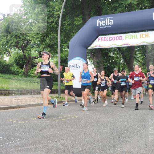29.06.2025 - hella hamburg halbmarathon KatJ http://msf.ph/oto/8513152 29.06.2025 10:45:17 Zwischen KM18-KM19 1319, 4319, 4379, 4708, 5084, 6138, 6147, 6531, 8744 meine-sportfotos.de