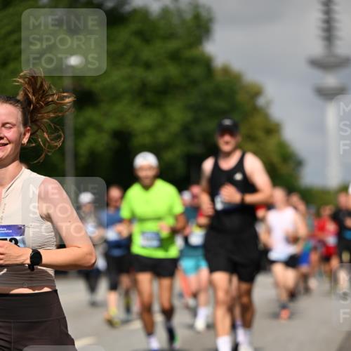 29.06.2025 - hella hamburg halbmarathon Dr. Thomas Lammeyer http://msf.ph/oto/8513174 29.06.2025 10:01:44 Kennedybrücke 1179, 1193, 1258, 1320, 1321, 1335, 1422, 1563, 1870, 2252, 2397, 2448, 2488, 2612, 2636, 2946, 3048, 3058, 3999, 4379, 4814, 4986, 5032, 5093, 5633, 5672, 6356, 6374, 6569, 6628, 6776, 7134, 7478, 7594, 7646, 7724, 7742, 7952, 7973, 7976, 8172, 8176, 8508, 8689, 8973, 9065, 9145, 9214, 9227, 9656, 9835, 10368, 10376, 10860, 11217 meine-sportfotos.de