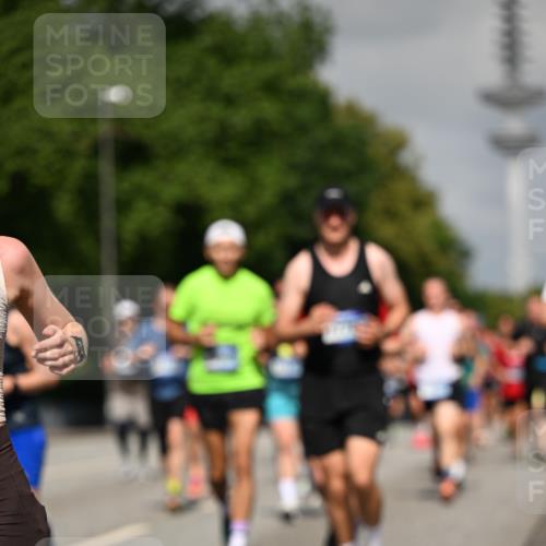 29.06.2025 - hella hamburg halbmarathon Dr. Thomas Lammeyer http://msf.ph/oto/8513183 29.06.2025 10:01:44 Kennedybrücke 1179, 1193, 1258, 1320, 1321, 1335, 1422, 1563, 1870, 2252, 2397, 2448, 2488, 2612, 2636, 2946, 3048, 3058, 3999, 4379, 4814, 4986, 5032, 5093, 5633, 5672, 6356, 6374, 6569, 6628, 6776, 7134, 7478, 7594, 7646, 7724, 7742, 7952, 7973, 7976, 8172, 8176, 8508, 8689, 8973, 9065, 9145, 9214, 9227, 9656, 9835, 10368, 10376, 10860, 11217 meine-sportfotos.de