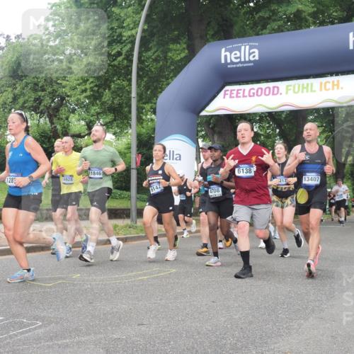 29.06.2025 - hella hamburg halbmarathon KatJ http://msf.ph/oto/8513191 29.06.2025 10:45:18 Zwischen KM18-KM19 1319, 4319, 4379, 4708, 4767, 5084, 6138, 6147, 6531, 8744 meine-sportfotos.de