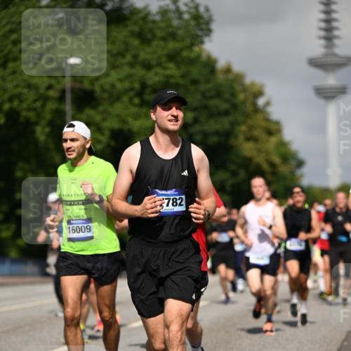 29.06.2025 - hella hamburg halbmarathon Dr. Thomas Lammeyer http://msf.ph/oto/8513211 29.06.2025 10:01:45 Kennedybrücke 1179, 1193, 1258, 1320, 1321, 1335, 1422, 1563, 1870, 2252, 2397, 2448, 2488, 2612, 2636, 2946, 3048, 3058, 3251, 3999, 4379, 4814, 4986, 5032, 5093, 5633, 5672, 6356, 6374, 6569, 6628, 6776, 7134, 7478, 7594, 7646, 7724, 7742, 7952, 7973, 7976, 8176, 8508, 8689, 8973, 9057, 9065, 9145, 9214, 9227, 9656, 9835, 10860, 11208, 11217 meine-sportfotos.de