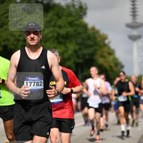 29.06.2025 - hella hamburg halbmarathon Dr. Thomas Lammeyer http://msf.ph/oto/8513242 29.06.2025 10:01:46 Kennedybrücke 1179, 1193, 1258, 1320, 1321, 1335, 1422, 1563, 1870, 2252, 2397, 2448, 2488, 2612, 2636, 2946, 3048, 3058, 3251, 3999, 4379, 4814, 4986, 5032, 5093, 5633, 5672, 6164, 6356, 6374, 6569, 6628, 6776, 7134, 7478, 7594, 7646, 7724, 7742, 7952, 7973, 7976, 8176, 8508, 8689, 8973, 9057, 9065, 9145, 9214, 9227, 9656, 9835, 10860, 11208, 11217 meine-sportfotos.de
