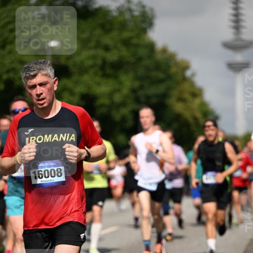 29.06.2025 - hella hamburg halbmarathon Dr. Thomas Lammeyer http://msf.ph/oto/8513263 29.06.2025 10:01:46 Kennedybrücke 1179, 1193, 1258, 1320, 1321, 1335, 1422, 1563, 1870, 2252, 2397, 2448, 2488, 2612, 2636, 2946, 3048, 3058, 3251, 3999, 4379, 4814, 4986, 5032, 5093, 5633, 5672, 6164, 6356, 6374, 6569, 6628, 6776, 7134, 7478, 7594, 7646, 7724, 7742, 7952, 7973, 7976, 8176, 8508, 8689, 8973, 9057, 9065, 9145, 9214, 9227, 9656, 9835, 10860, 11208, 11217 meine-sportfotos.de