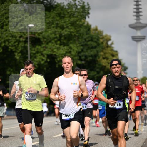 29.06.2025 - hella hamburg halbmarathon Dr. Thomas Lammeyer http://msf.ph/oto/8513295 29.06.2025 10:01:48 Kennedybrücke 1179, 1258, 1320, 1321, 1335, 1563, 1870, 2252, 2397, 2448, 2488, 2612, 2636, 2946, 3058, 3251, 4379, 4814, 4986, 5032, 5093, 5672, 6164, 6356, 6569, 6628, 6776, 7134, 7409, 7478, 7594, 7646, 7724, 7742, 7952, 7973, 7976, 8176, 8508, 8689, 8973, 9057, 9065, 9145, 9214, 9227, 9656, 9835, 10860, 11208, 11217 meine-sportfotos.de