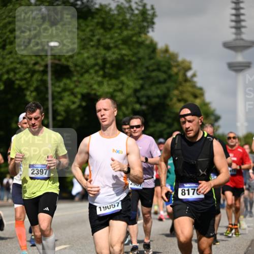 29.06.2025 - hella hamburg halbmarathon Dr. Thomas Lammeyer http://msf.ph/oto/8513307 29.06.2025 10:01:48 Kennedybrücke 1179, 1258, 1320, 1321, 1335, 1563, 1870, 2252, 2397, 2448, 2488, 2612, 2636, 2946, 3058, 3251, 4379, 4814, 4986, 5032, 5093, 5672, 6164, 6356, 6569, 6628, 6776, 7134, 7409, 7478, 7594, 7646, 7724, 7742, 7952, 7973, 7976, 8176, 8508, 8689, 8973, 9057, 9065, 9145, 9214, 9227, 9656, 9835, 10860, 11208, 11217 meine-sportfotos.de