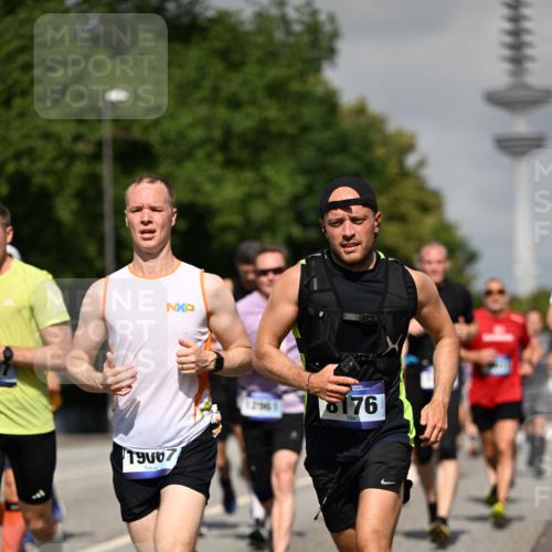 29.06.2025 - hella hamburg halbmarathon Dr. Thomas Lammeyer http://msf.ph/oto/8513316 29.06.2025 10:01:48 Kennedybrücke 1179, 1258, 1320, 1321, 1335, 1563, 1870, 2252, 2397, 2448, 2488, 2612, 2636, 2946, 3058, 3251, 4379, 4814, 4986, 5032, 5093, 5672, 6164, 6356, 6569, 6628, 6776, 7134, 7409, 7478, 7594, 7646, 7724, 7742, 7952, 7973, 7976, 8176, 8508, 8689, 8973, 9057, 9065, 9145, 9214, 9227, 9656, 9835, 10860, 11208, 11217 meine-sportfotos.de