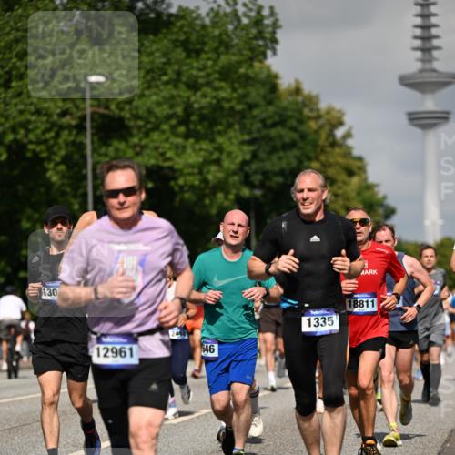 29.06.2025 - hella hamburg halbmarathon Dr. Thomas Lammeyer http://msf.ph/oto/8513356 29.06.2025 10:01:50 Kennedybrücke 1179, 1258, 1320, 1321, 1335, 1563, 1870, 2252, 2397, 2448, 2488, 2612, 2636, 3251, 4379, 4814, 4986, 5032, 5093, 5672, 6164, 6356, 6569, 6628, 6776, 6897, 7409, 7478, 7509, 7594, 7646, 7724, 7952, 7973, 7976, 8176, 8449, 8508, 8689, 8973, 9057, 9065, 9145, 9227, 9656, 9835, 11208, 11217 meine-sportfotos.de