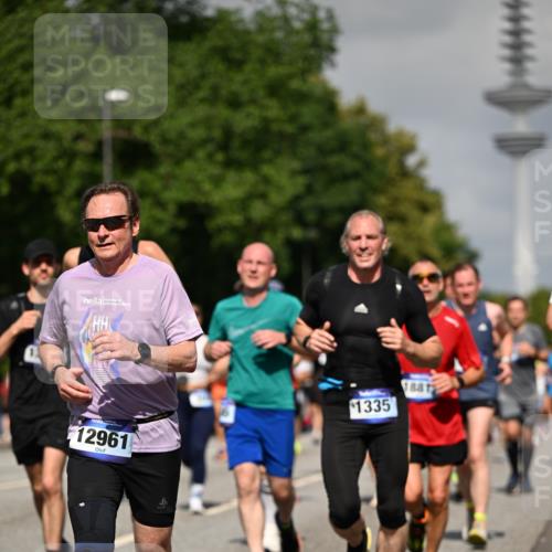 29.06.2025 - hella hamburg halbmarathon Dr. Thomas Lammeyer http://msf.ph/oto/8513368 29.06.2025 10:01:50 Kennedybrücke 1179, 1258, 1320, 1321, 1335, 1563, 1870, 2252, 2397, 2448, 2488, 2612, 2636, 3251, 4379, 4814, 4986, 5032, 5093, 5672, 6164, 6356, 6569, 6628, 6776, 6897, 7409, 7478, 7509, 7594, 7646, 7724, 7952, 7973, 7976, 8176, 8449, 8508, 8689, 8973, 9057, 9065, 9145, 9227, 9656, 9835, 11208, 11217 meine-sportfotos.de