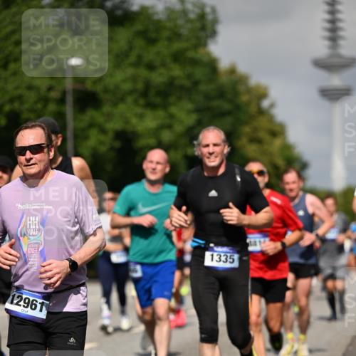 29.06.2025 - hella hamburg halbmarathon Dr. Thomas Lammeyer http://msf.ph/oto/8513377 29.06.2025 10:01:50 Kennedybrücke 1179, 1258, 1320, 1321, 1335, 1563, 1870, 2252, 2397, 2448, 2488, 2612, 2636, 3251, 4379, 4814, 4986, 5032, 5093, 5672, 6164, 6356, 6569, 6628, 6776, 6897, 7409, 7478, 7509, 7594, 7646, 7724, 7952, 7973, 7976, 8176, 8449, 8508, 8689, 8973, 9057, 9065, 9145, 9227, 9656, 9835, 11208, 11217 meine-sportfotos.de