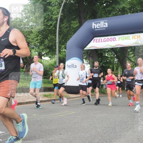 29.06.2025 - hella hamburg halbmarathon KatJ http://msf.ph/oto/8513396 29.06.2025 10:45:24 Zwischen KM18-KM19 1319, 2159, 4767, 5084, 6138, 7189 meine-sportfotos.de