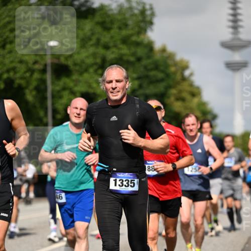 29.06.2025 - hella hamburg halbmarathon Dr. Thomas Lammeyer http://msf.ph/oto/8513397 29.06.2025 10:01:51 Kennedybrücke 1179, 1258, 1320, 1321, 1335, 1563, 1870, 2070, 2397, 2448, 2488, 2612, 2636, 3251, 4379, 4814, 4986, 5093, 5672, 6164, 6356, 6569, 6628, 6776, 6897, 7409, 7478, 7509, 7594, 7646, 7724, 7952, 7973, 7976, 8176, 8449, 8508, 8689, 8973, 9057, 9065, 9145, 9227, 9656, 9835, 11208, 11217 meine-sportfotos.de