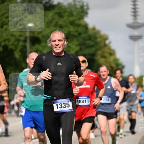29.06.2025 - hella hamburg halbmarathon Dr. Thomas Lammeyer http://msf.ph/oto/8513409 29.06.2025 10:01:51 Kennedybrücke 1179, 1258, 1320, 1321, 1335, 1563, 1870, 2070, 2397, 2448, 2488, 2612, 2636, 3251, 4379, 4814, 4986, 5093, 5672, 6164, 6356, 6569, 6628, 6776, 6897, 7409, 7478, 7509, 7594, 7646, 7724, 7952, 7973, 7976, 8176, 8449, 8508, 8689, 8973, 9057, 9065, 9145, 9227, 9656, 9835, 11208, 11217 meine-sportfotos.de