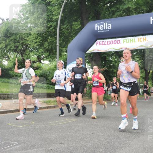 29.06.2025 - hella hamburg halbmarathon KatJ http://msf.ph/oto/8513421 29.06.2025 10:45:25 Zwischen KM18-KM19 1319, 2159, 4767, 5084, 7189 meine-sportfotos.de