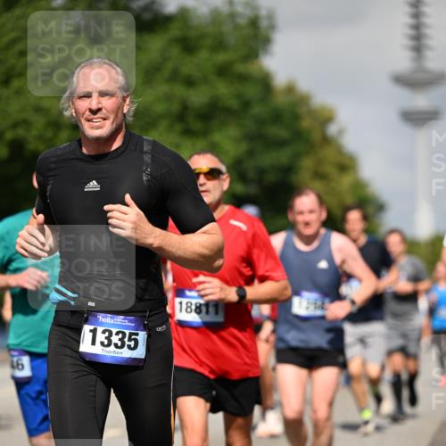 29.06.2025 - hella hamburg halbmarathon Dr. Thomas Lammeyer http://msf.ph/oto/8513422 29.06.2025 10:01:52 Kennedybrücke 1179, 1258, 1321, 1335, 1563, 1870, 2070, 2397, 2448, 2488, 2612, 2636, 3251, 4379, 4814, 4986, 5093, 5672, 6164, 6356, 6569, 6628, 6776, 6897, 7065, 7409, 7478, 7509, 7594, 7646, 7724, 7952, 7973, 7976, 8176, 8449, 8508, 8689, 9057, 9065, 9145, 9656, 9835, 11208, 11217, 11310 meine-sportfotos.de