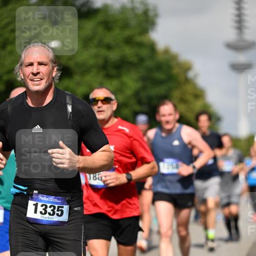 29.06.2025 - hella hamburg halbmarathon Dr. Thomas Lammeyer http://msf.ph/oto/8513430 29.06.2025 10:01:52 Kennedybrücke 1179, 1258, 1321, 1335, 1563, 1870, 2070, 2397, 2448, 2488, 2612, 2636, 3251, 4379, 4814, 4986, 5093, 5672, 6164, 6356, 6569, 6628, 6776, 6897, 7065, 7409, 7478, 7509, 7594, 7646, 7724, 7952, 7973, 7976, 8176, 8449, 8508, 8689, 9057, 9065, 9145, 9656, 9835, 11208, 11217, 11310 meine-sportfotos.de