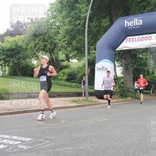 29.06.2025 - hella hamburg halbmarathon KatJ http://msf.ph/oto/8513487 29.06.2025 10:45:28 Zwischen KM18-KM19 1946, 1951, 2159, 4796, 7189 meine-sportfotos.de